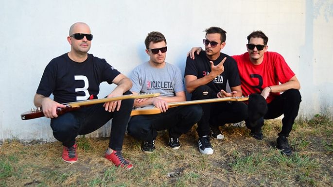 Una banda local en la previa de Las Pelotas