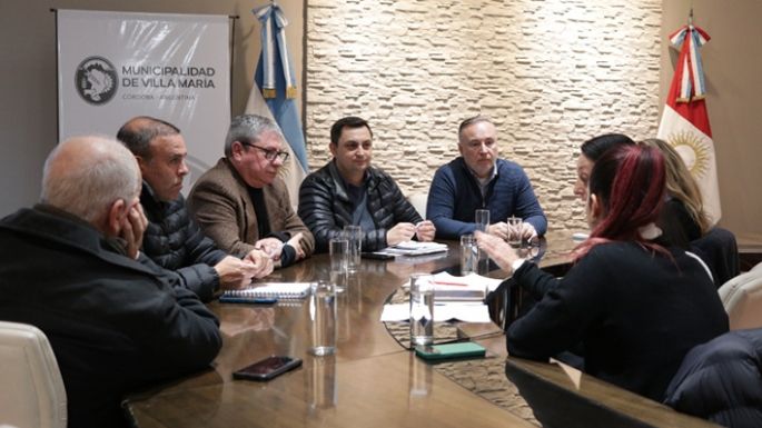 Municipalidad, AERCA y Acovim van por mejoras en el estacionamiento