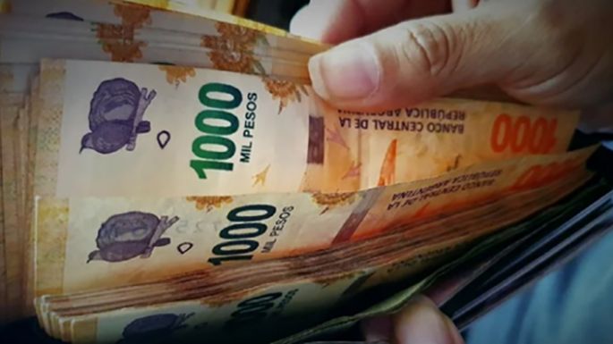 Salarios: por decreto y a cuentagotas