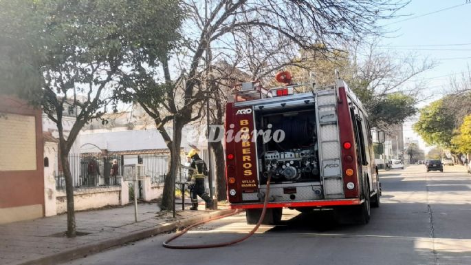 Bomberos controlan incendio en una vivienda