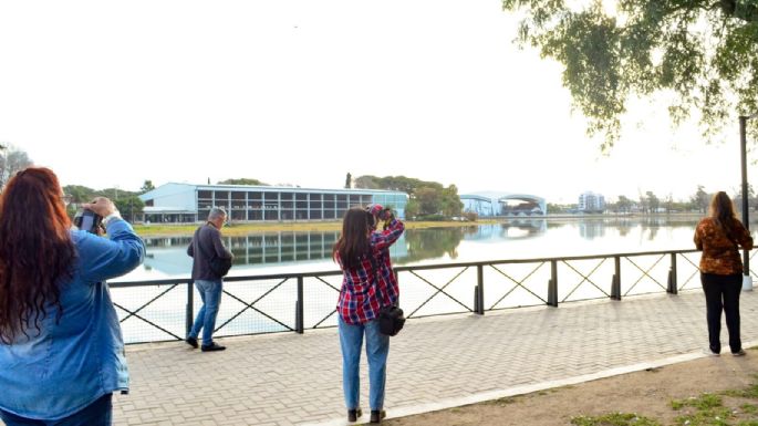 Fotógrafos retrataron la ciudad en un circuito por la costanera