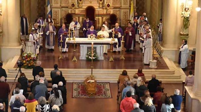 También quería descansar con otros curas