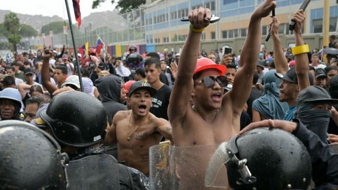 Democracia o violencia