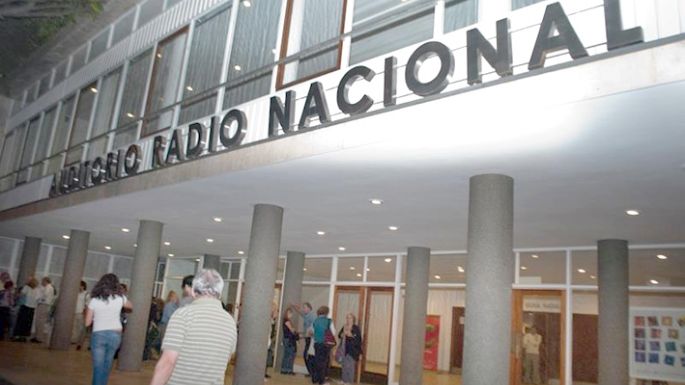 Abrazo solidario a Radio Nacional