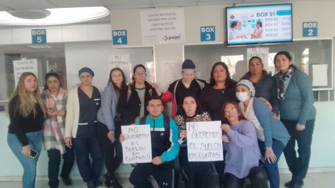 Trabajadores de clínicas locales reclaman "el pago de salario completo y a término"