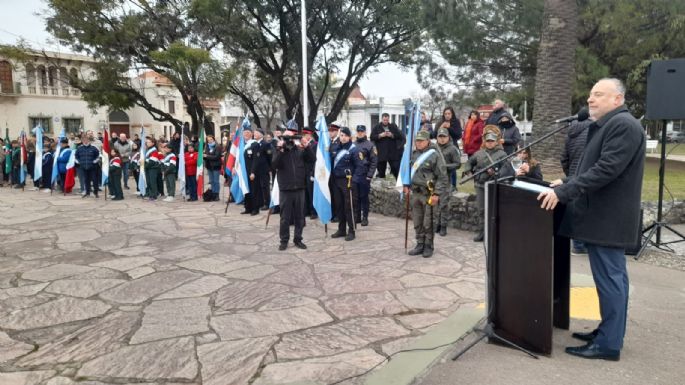 Conmemoraron la independencia argentina en la plaza San Martín