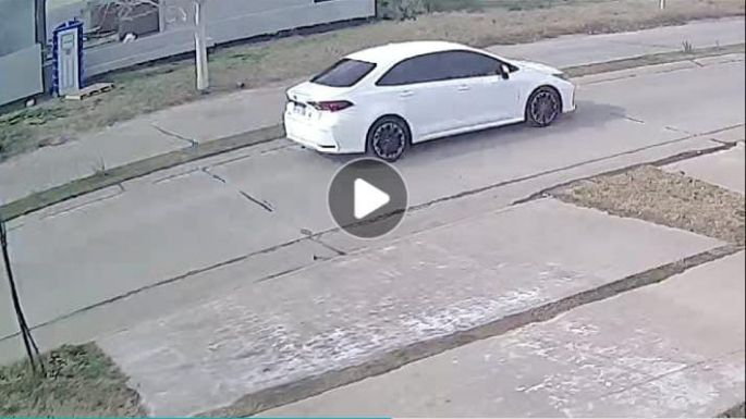 Vecinos indignados por maniobras peligrosas en una rotonda