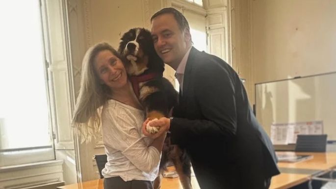 Adorni y Karina Milei presentaron a Thor, un perro de la raza Boyero de Berna
