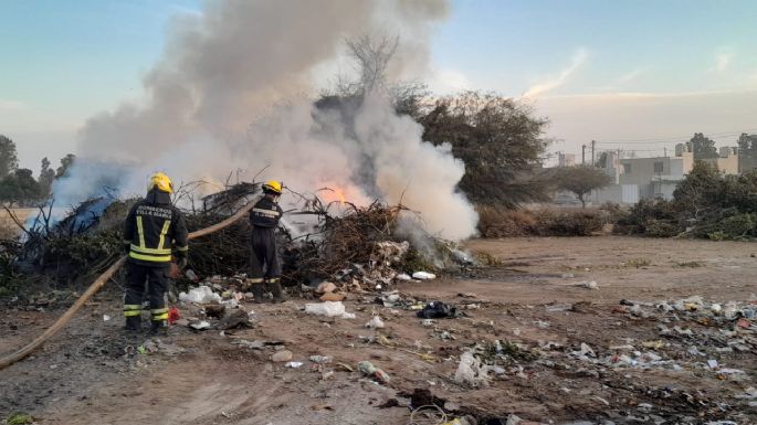 Incendio en una esquina de barrio San Martín