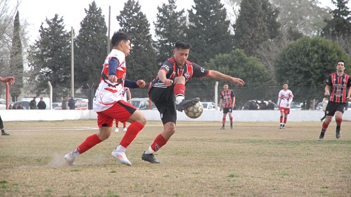 Y la banda sigue tocando
