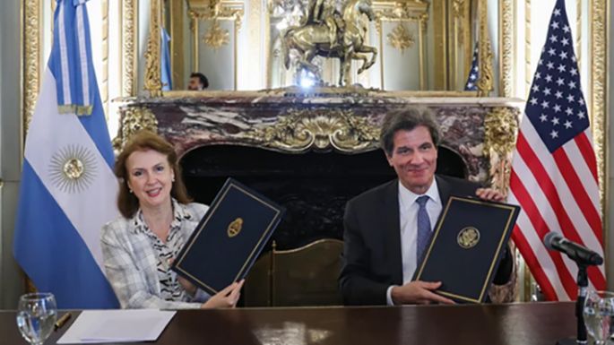 Litio: Argentina y EE.UU. firman un acuerdo de inversión