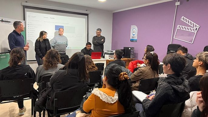 Con Marketing digital y Comercio electrónico