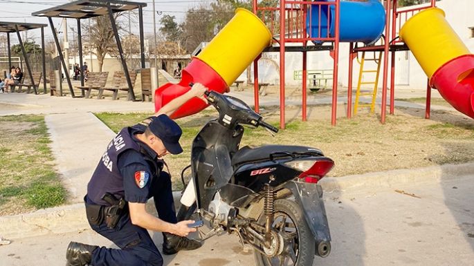 Atraparon a un frustrado ladrón y recuperaron una moto robada