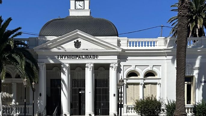Municipales: reclamo, protesta y aumento salarial por decreto