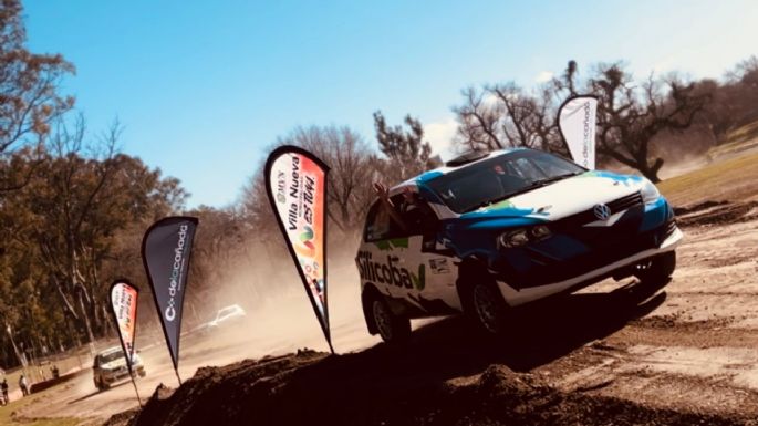 Pilotos realizaron exhibiciones en el circuito del parque Hipólito Yrigoyen
