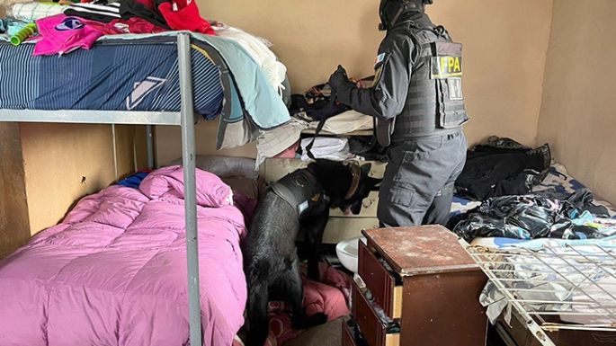 Violó la prisión domiciliaria y continuó vendiendo cocaína­