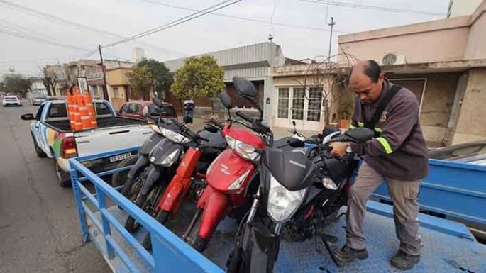 Secuestraron un auto y 42 motos