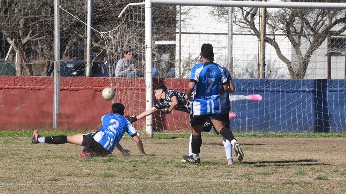 Juventud cortó un largo invicto en Tío Pujio y La Uni es nuevo puntero
