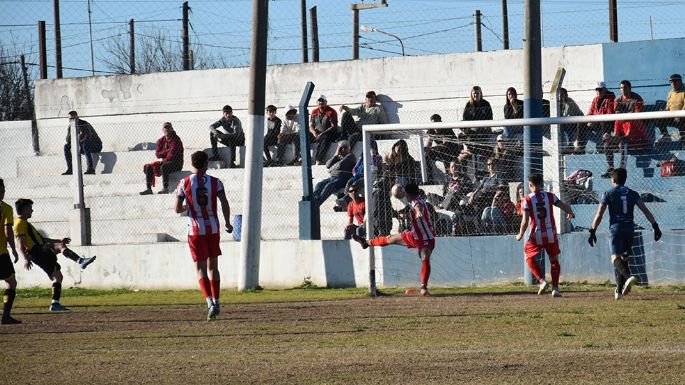 Juventud cortó un largo invicto en Tío Pujio y La Uni es nuevo puntero