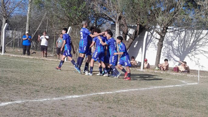 Goleada y atractivo empate para los pibes locales