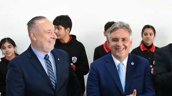 Llaryora vuelve por dos actos