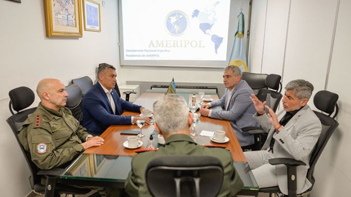 Quinteros mantuvo un encuentro con miembros de AmeriPol