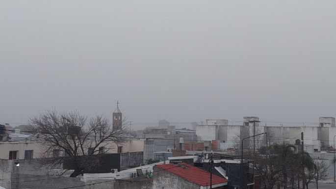 ¿Qué es lo que cubrió el cielo de la ciudad esta tarde?