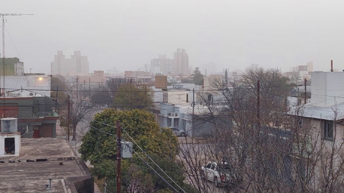 ¿Qué es lo que cubrió el cielo de la ciudad esta tarde?