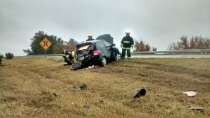 Accidente en la autopista y un niño con traumatismos al caer con la bicicleta