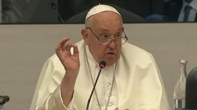 El Papa criticó los ataques