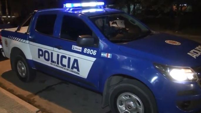 Cayeron dos jóvenes acusados de robar una motocicleta de un complejo habitacional