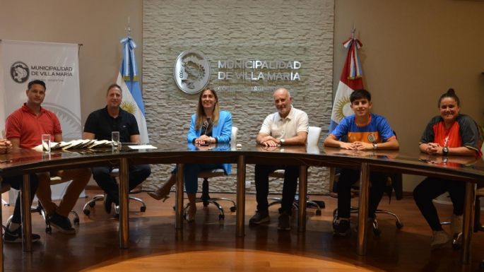 Entrega de aportes para escuelas de fútbol