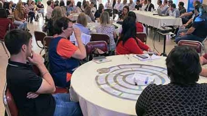 Por la educación de la región