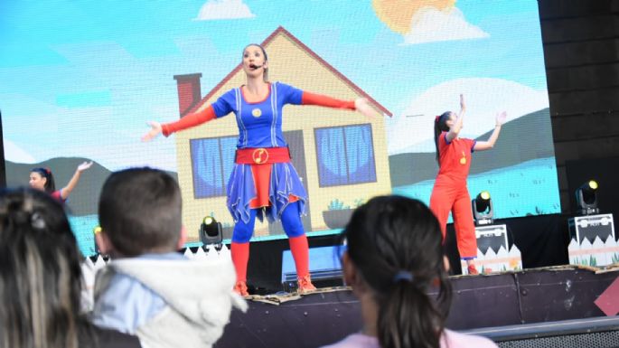 Celebran el aniversario de la ciudad en el Anfiteatro