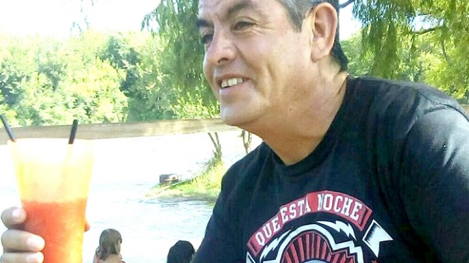 Sufrió graves heridas al caer de la moto y murió