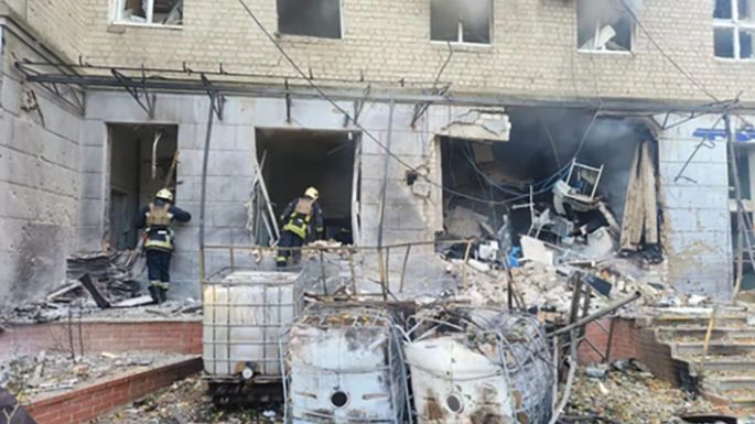 Al menos nueve muertos tras dos bombardeos en un hospital