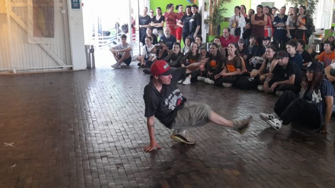 Hubo batalla de danza freestyle en el Leonardo Favio