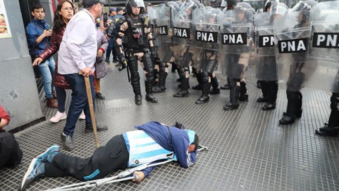 El Gobierno vovió a reprimir a jubilados