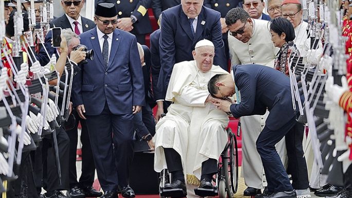 El papa visita a un argentino