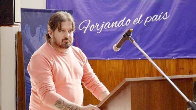 Bronca y aumento en su día