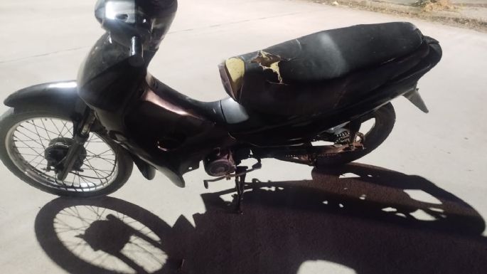 Encontraron en la calle una moto robada en julio