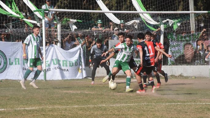 Alumni defendió su liderazgo en el Bosque