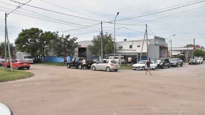 ITV con largas colas y demoras  por carga de matafuegos
