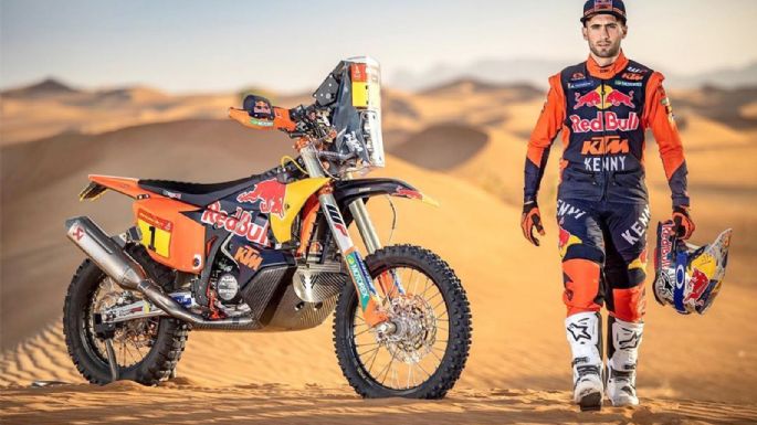 Luciano Benavides ganó la etapa con su moto