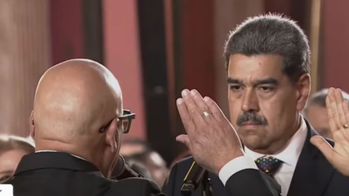 Juró Maduro para asumir su tercer mandato en medio de una grave crisis política