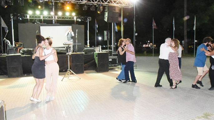 La plaza, al ritmo del dos por cuatro