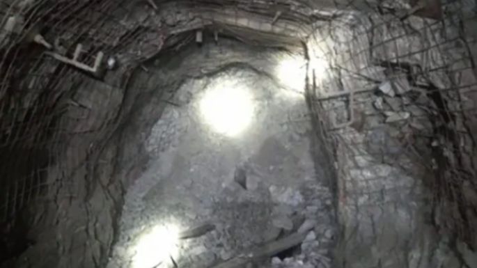 Intensifican rescate  de mineros atrapados