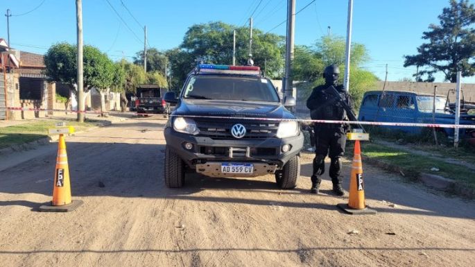 Allanaron dos viviendas y hay un detenido por narcomenudeo