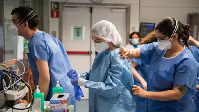 Certifican la validación mundial del título de médico emitido en las universidades argentinas