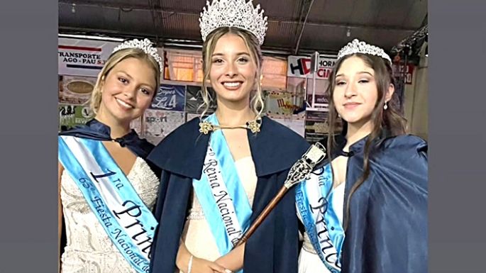 Eligen a la reina en la Fiesta Nacional del Tambo 2025